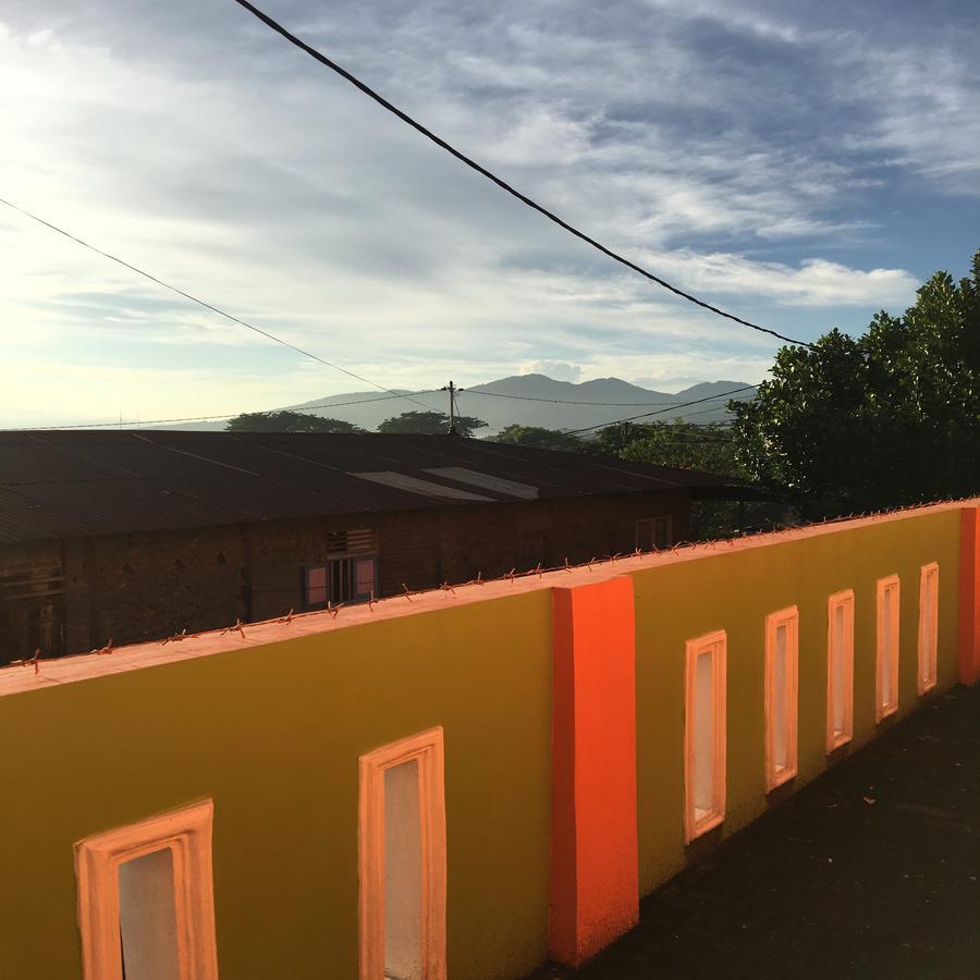 Aini Home Stay Ternate Eksteriør billede