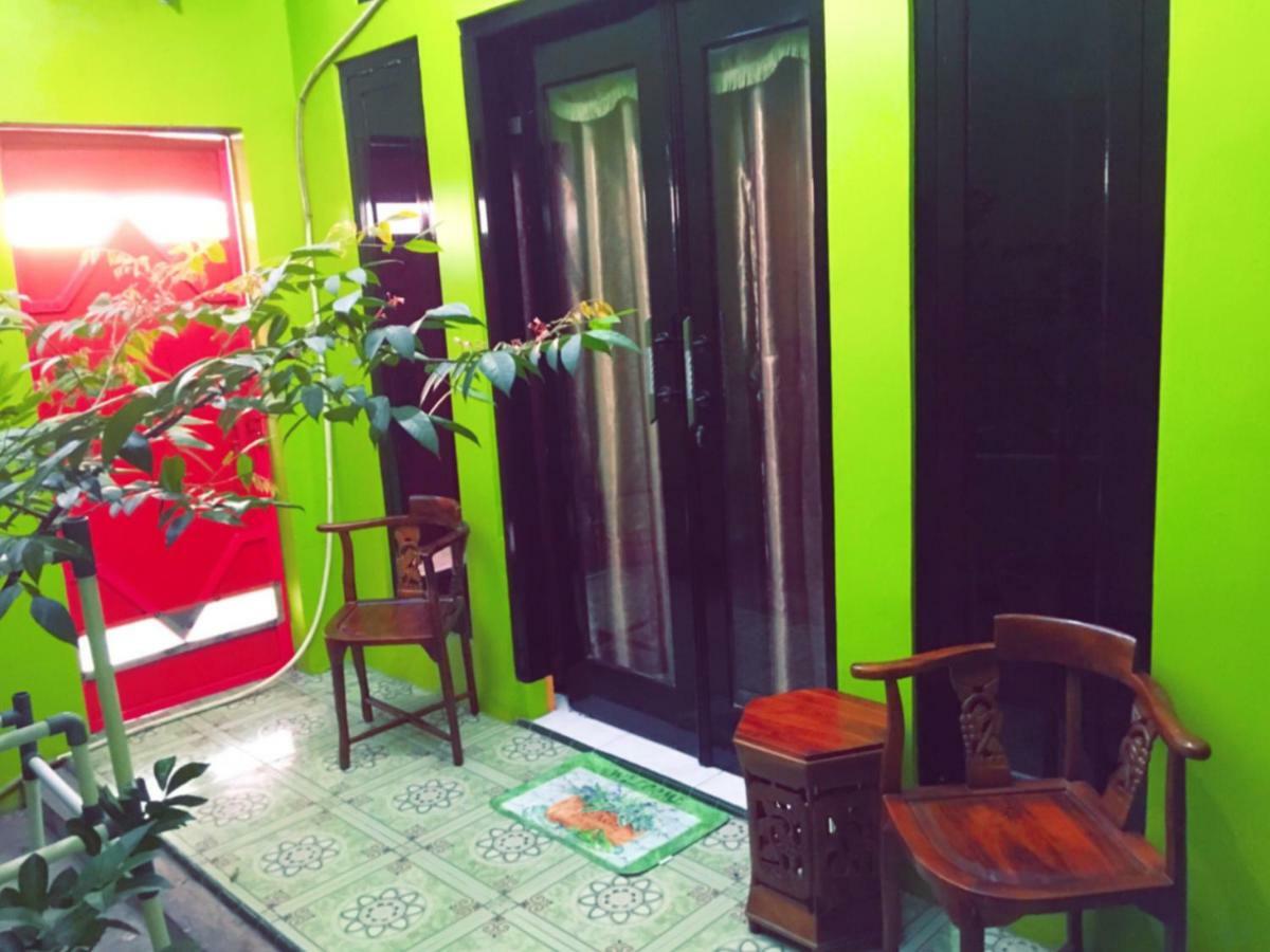 Aini Home Stay Ternate Eksteriør billede