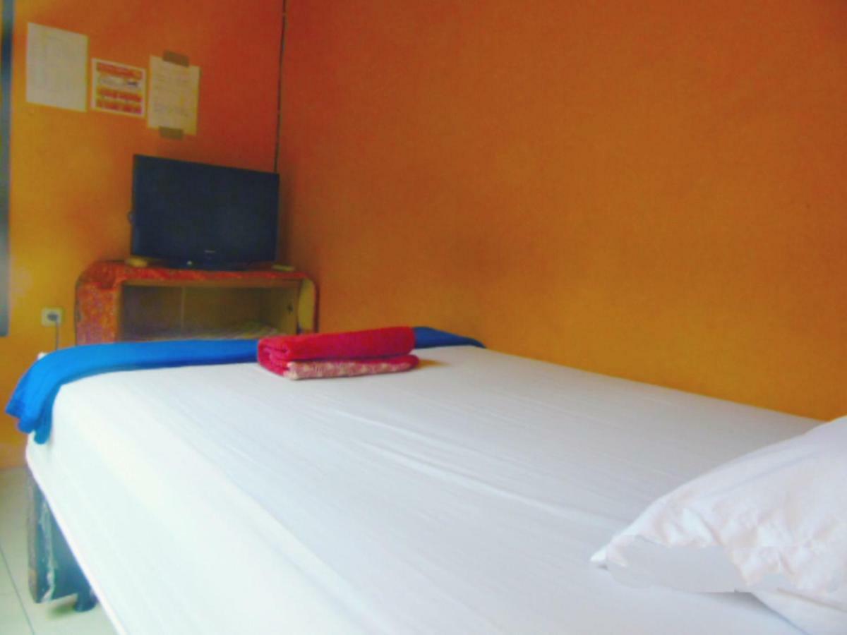 Aini Home Stay Ternate Eksteriør billede